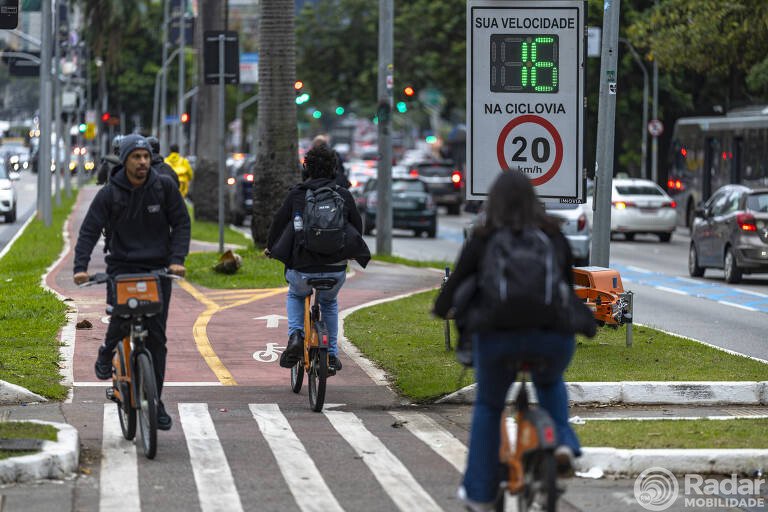 Ciclovia da Faria Lima ganha medidores de velocidade após aumento de bikes elétricas e autopropelidos