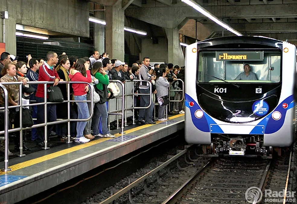 Linhas 1-Azul e 2-Verde operaram com velocidade reduzida nesta tarde de sexta, 16