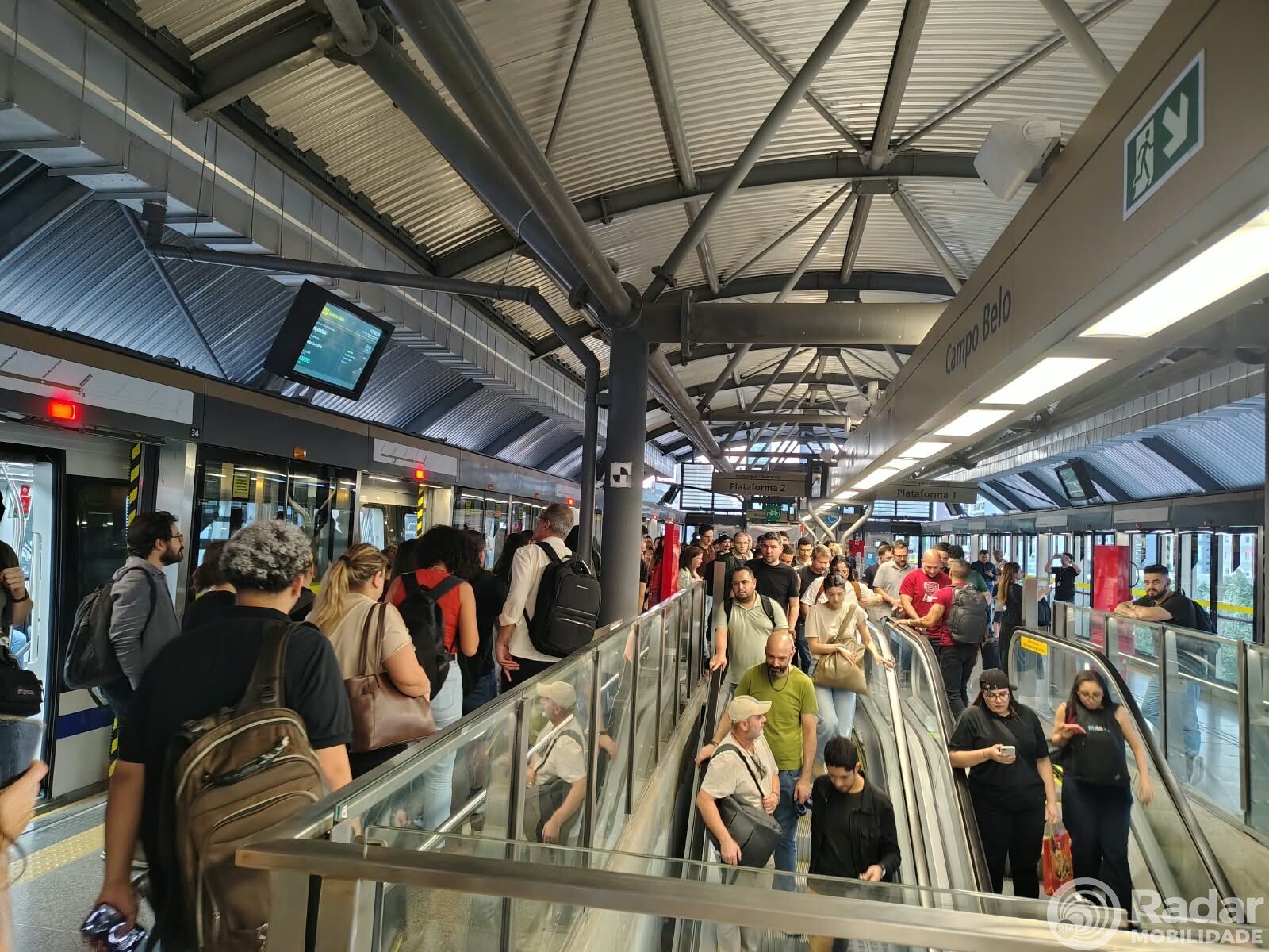 Linha 17-Ouro transporta mais de 25 mil passageiros no primeiro dia com horário das 6h às 22h
