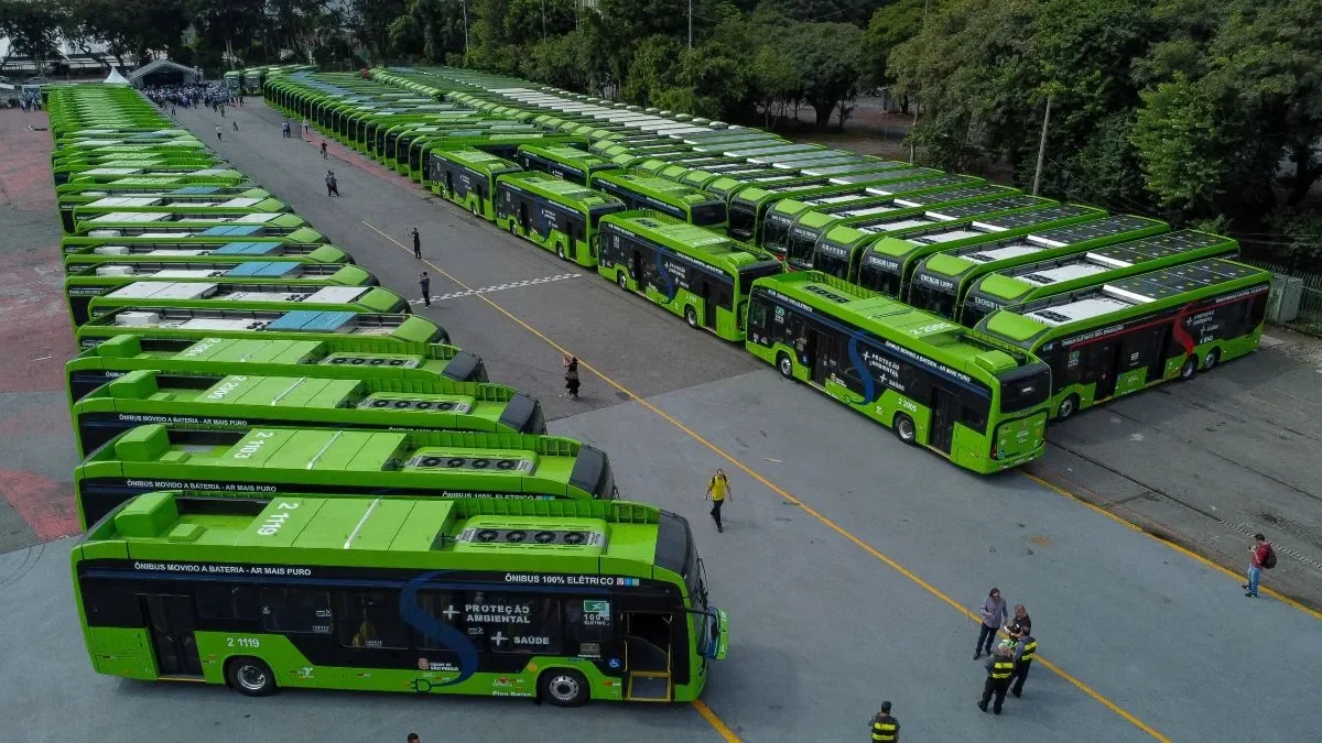 Comprar ônibus elétricos é só uma parte da conta: garagens, energia e manutenção definem a operação
